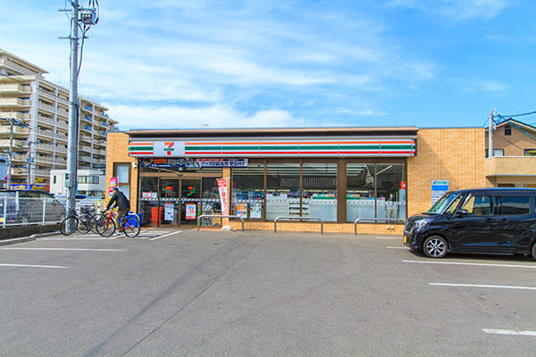 セブン-イレブン今宿駅前店